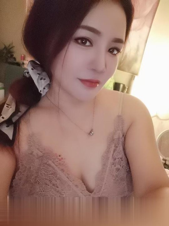江苏-南京玄武门D杯熟女-2.jpg